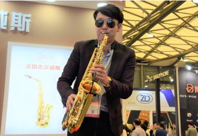 [薩克斯獨(dú)奏]Saranyu(泰國)上海樂展薩克斯獨(dú)奏